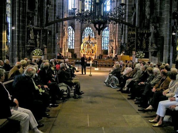 Übersichtsaufnahme zum Chor Übersichtsaufnahme zum Chor